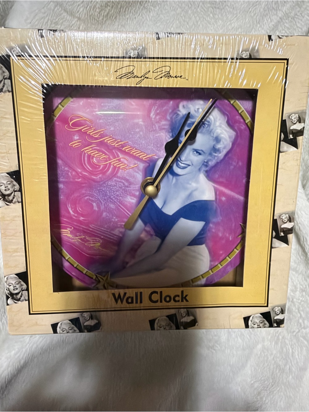 Pink Retro Marilyn Monroe Style Wall Clock - Classic Home Accent